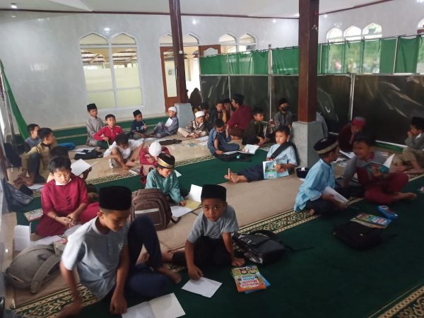 Masjid sebagai Pusat Pendidikan
